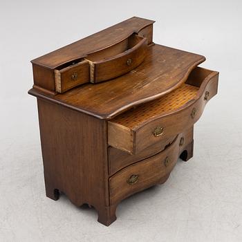 A late Baroque chest of drawers, first half of the 18th century.