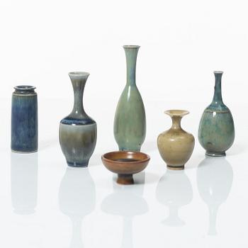 Two stoneware vases Gunnar Nylund and Carl-Harry Stålhane, Rörstrand and six ceramic miniatures, John Andersson Höganäs.