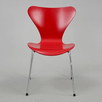 STOL, "Sjuan". Arne Jacobsen för Fritz Hansen. Tillverkad 2005.