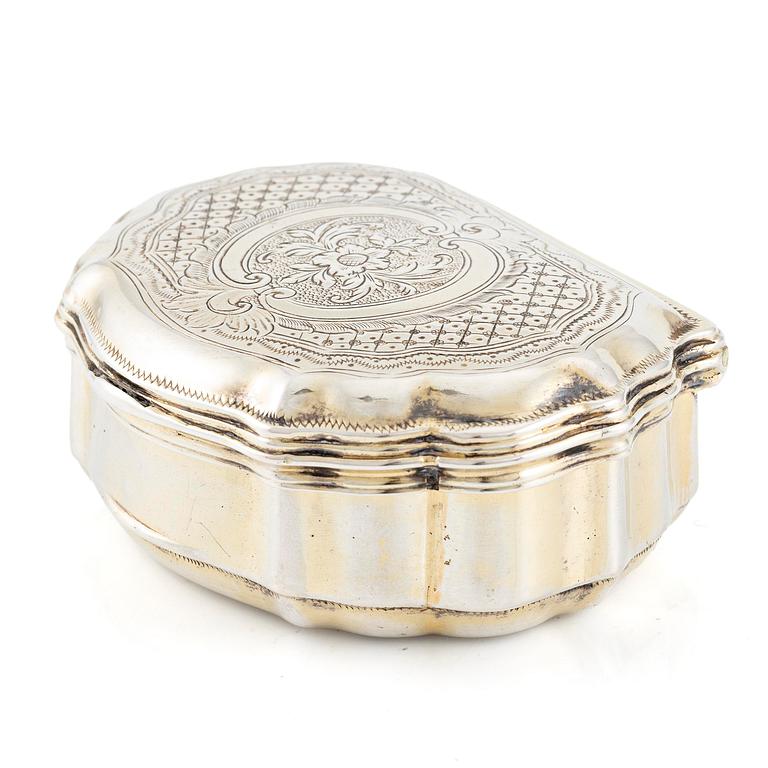 A German silver snuff box, unidentified maker DS, possibly Lüneburg 18th century.
