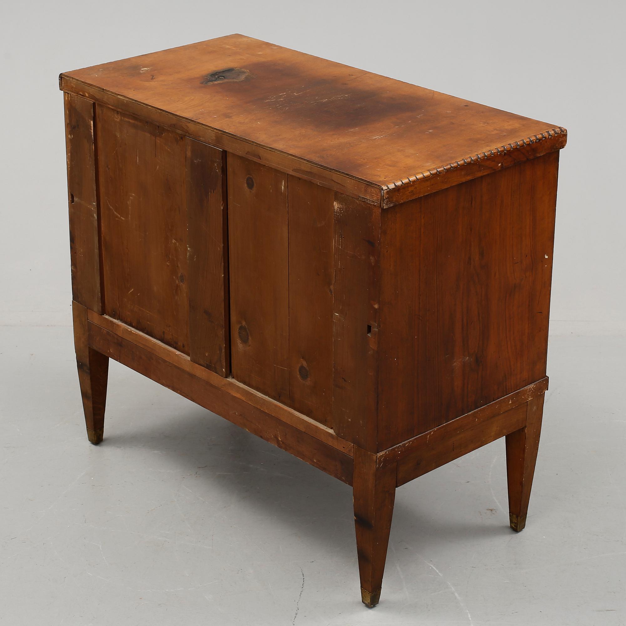 BYRÅ, gustaviansk stil, sent 1800-tal.