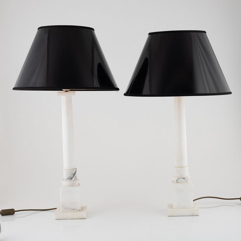 A pair of alabaster table lamps, second half of the 20th century.