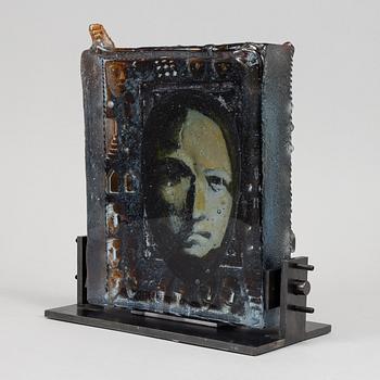 Bertil Vallien, glass sculpture, Kosta boda, signed unique.