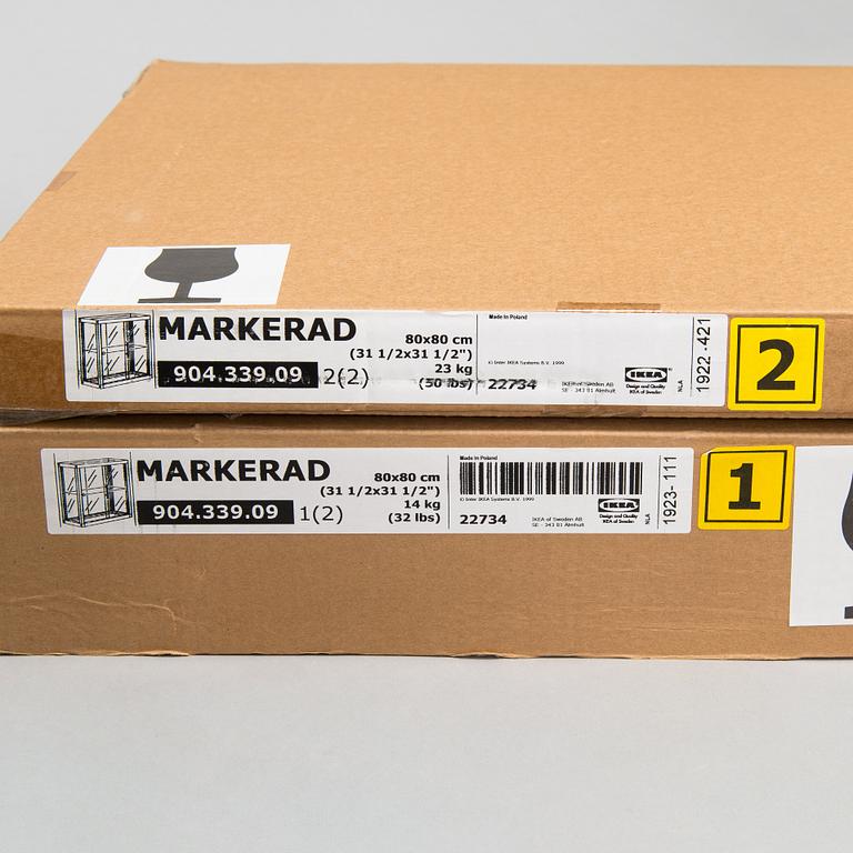 Virgil Abloh, vitriner ett par, "Markerad" för IKEA, 2019.