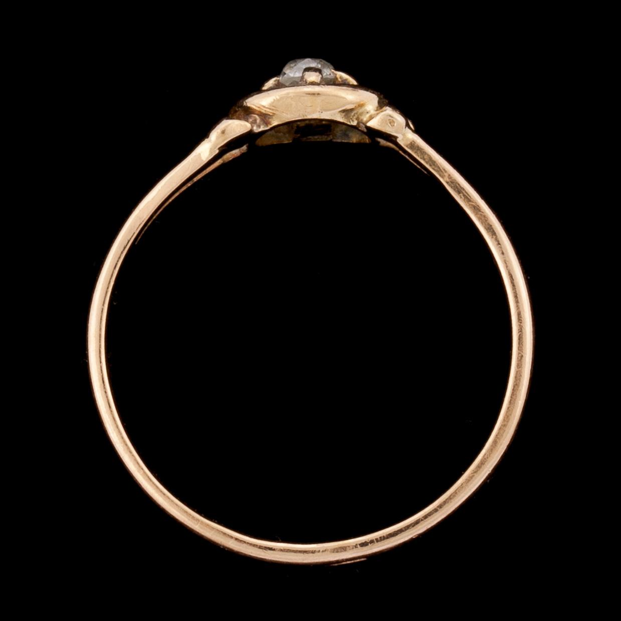 RING, 18k guld med fasettslipad diamant. Vikt ca 3 g.