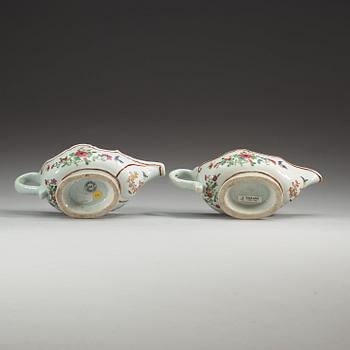 A pair of famille rose sauce boats, Qing dynasty, Qianlong (1736-95).