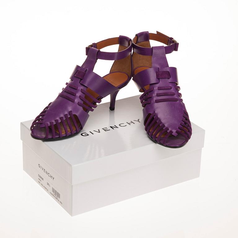 SKOR, Givenchy.