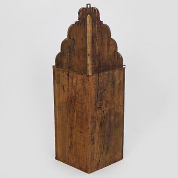 Corner cabinet with shelves, 18th/19th century.
