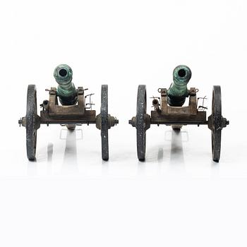 Modellkanoner ett par, 1900-tal.