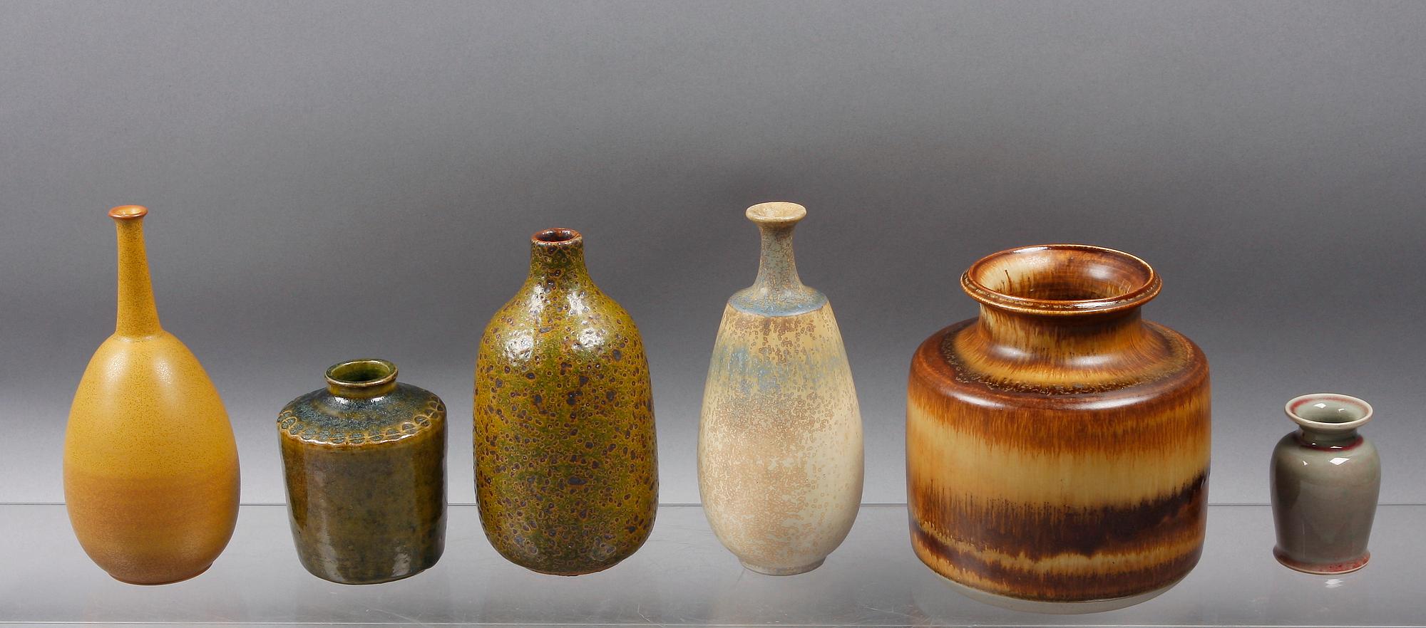 VASER, 6 st, keramik, bl a Höganäs.