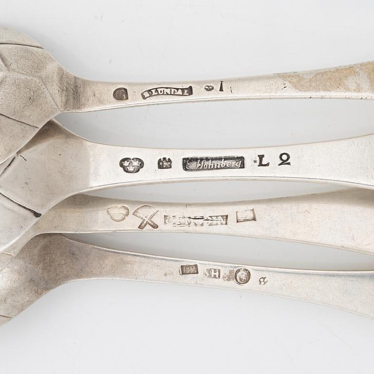 Skedar, 8 st, silver, fiolskaftsmodell, 1700-tales andra häflt.