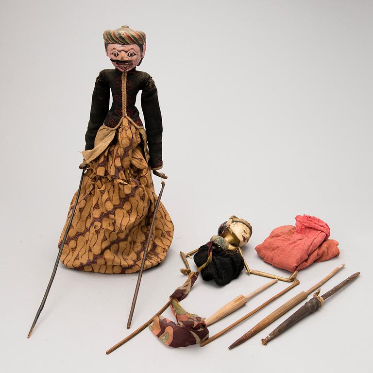 Six theatre dolls from Bali, presumably from the first half of the 20th Century.