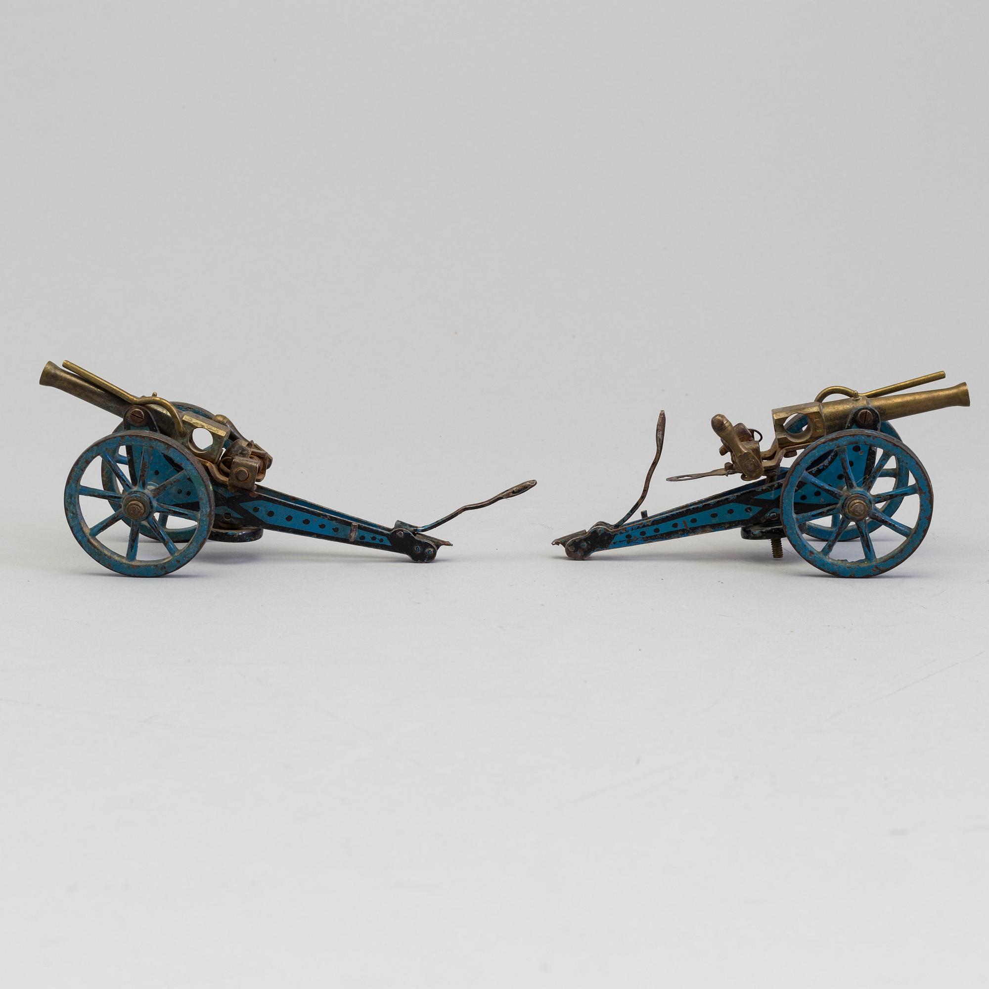 a pair of Märklin canons, Germany Early 1900's.