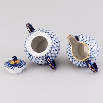 KAFFE- och TESERVIS, 21 delar, porslin, "Cobalt net", Lomonosov, Sovietunionen 1900-talets senare hälft.