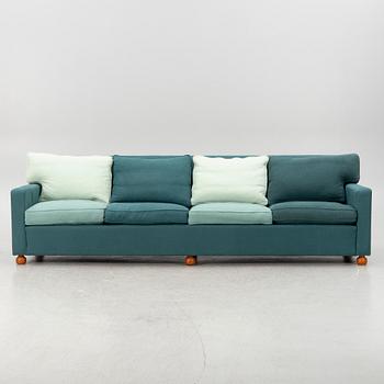 Josef Frank, a model 3031 sofa, Firma Svenskt Tenn, 2020.