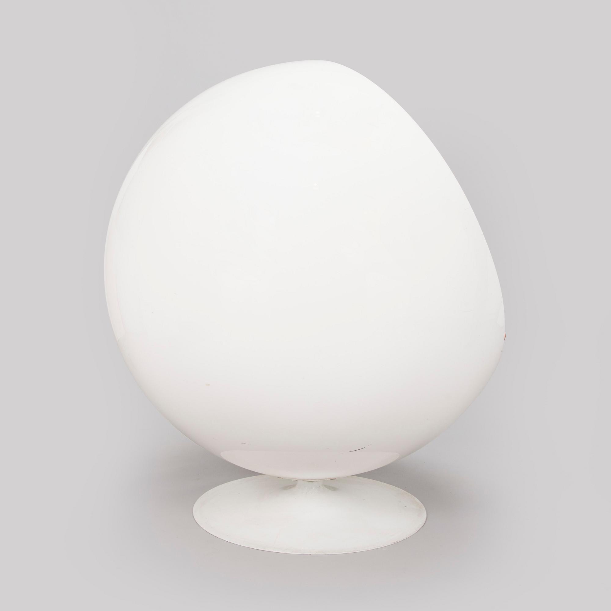 Eero Aarnio, a 'Ball Chair' for Asko.