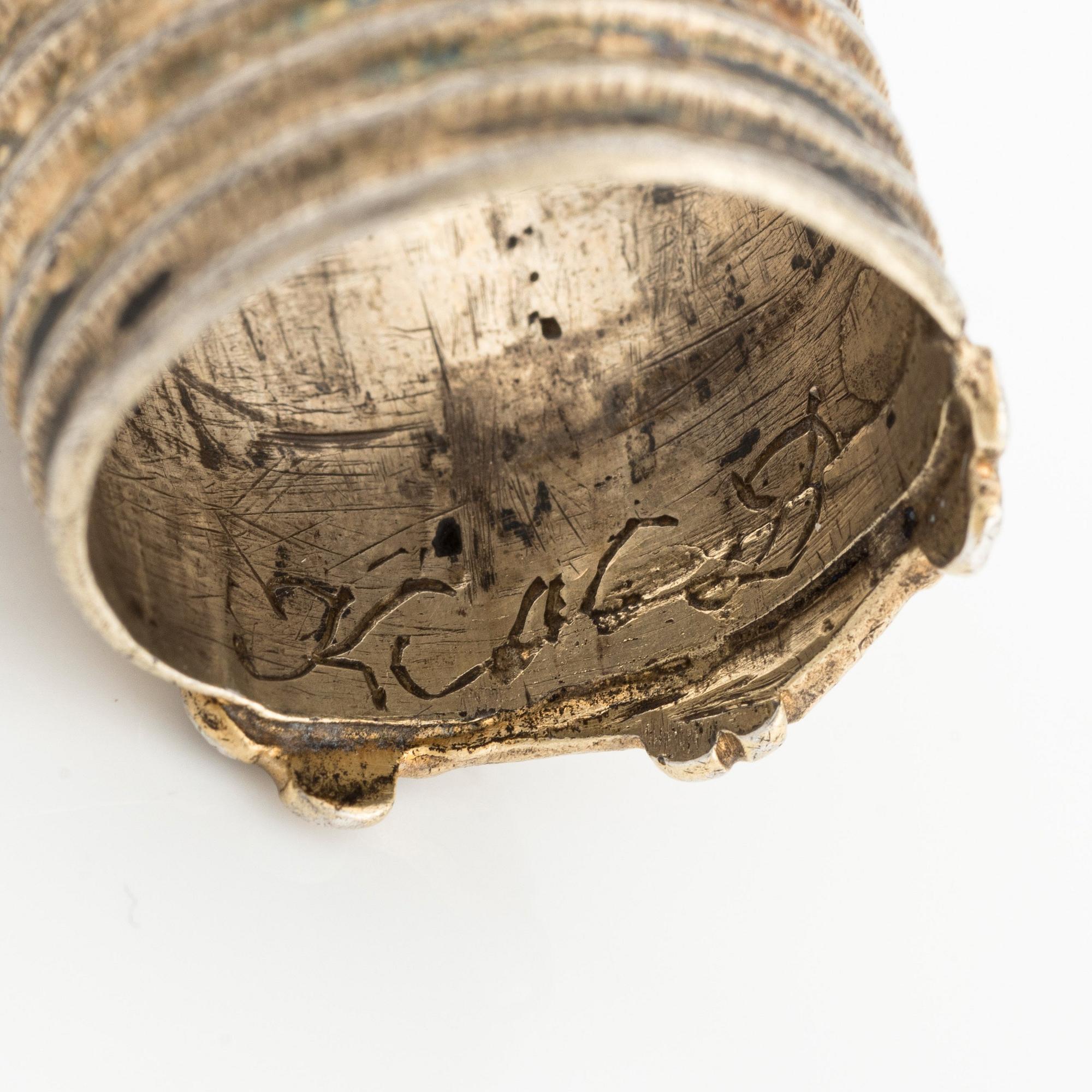 A presumably North European Renaissance silver-gilt 'fede' ring, 16th - 17th century.