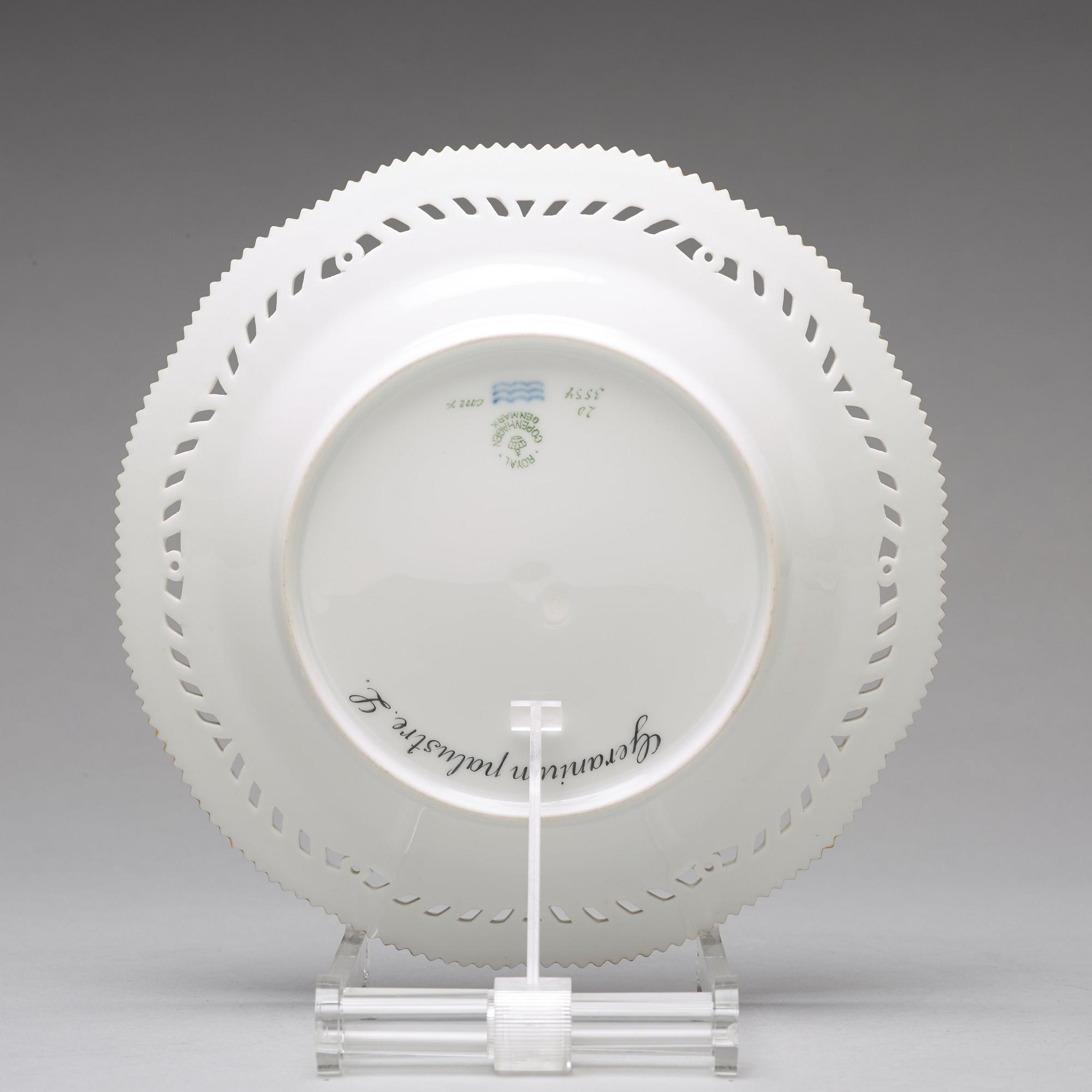 A set of 12 Royal Copenhagen 'Flora Danica' dessert dishes, Denmark, 20th Century.