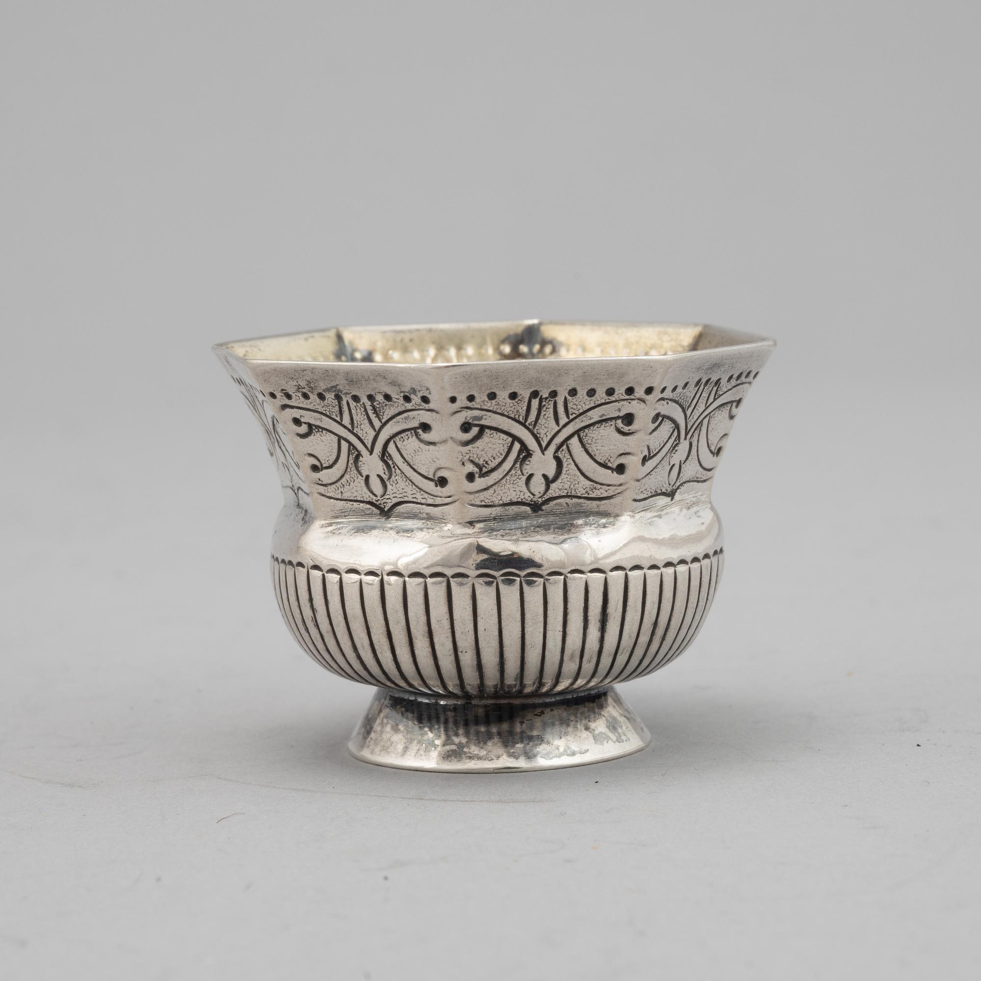 A Russian silver vodka cup, Moscow 1755-68.