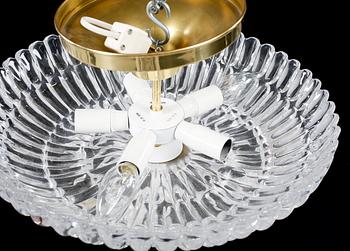 TAKLAMPA, Carl Fagerlund, Orrefors, omkring 1900-talets mitt. Diameter 40 cm.