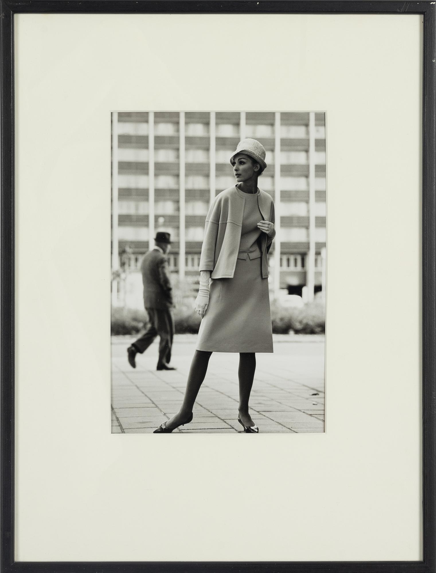 Georg Oddner, Modell med kappa.