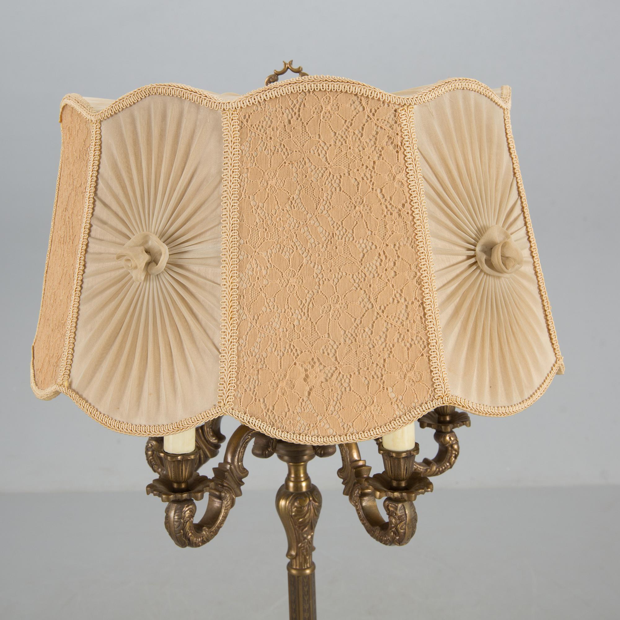 GOLVLAMPA, 1900-talets mitt.