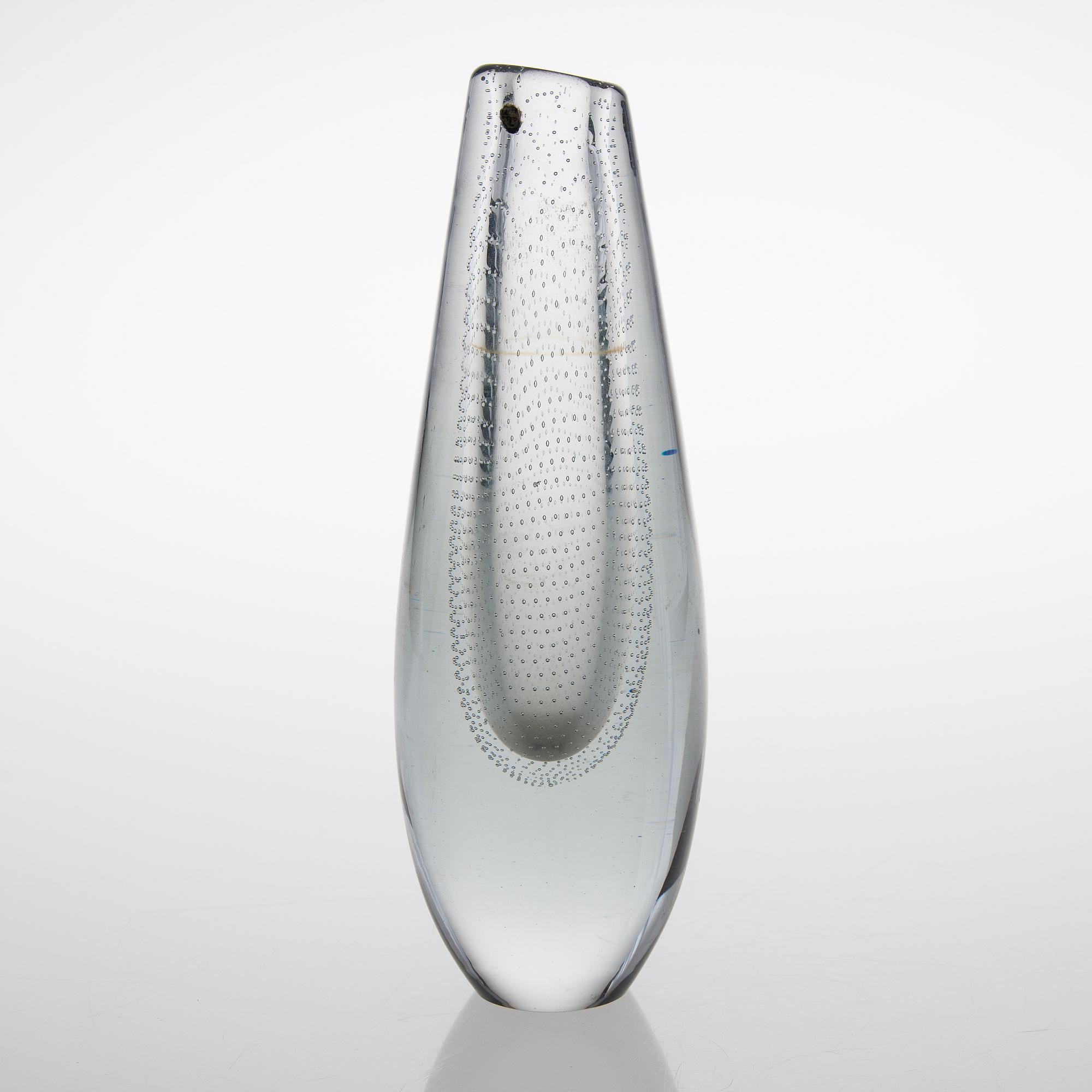 A glass vase signed G. Nyman, Nuutajärvi Notsjö -54.