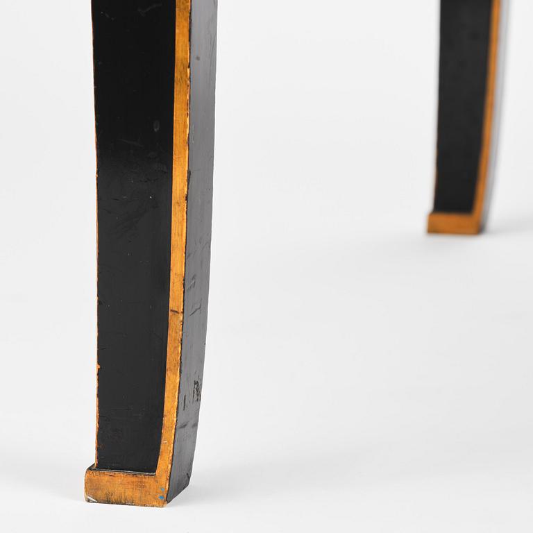Carl Hörvik, a Swedish Grace desk, Nordiska Kompaniet, for Les Arts Décoratifs Suédois, Paris, 1928.