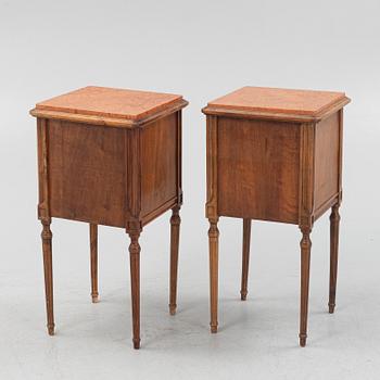 A pair of tables, Louis XVI-style, first half of the 20th C.