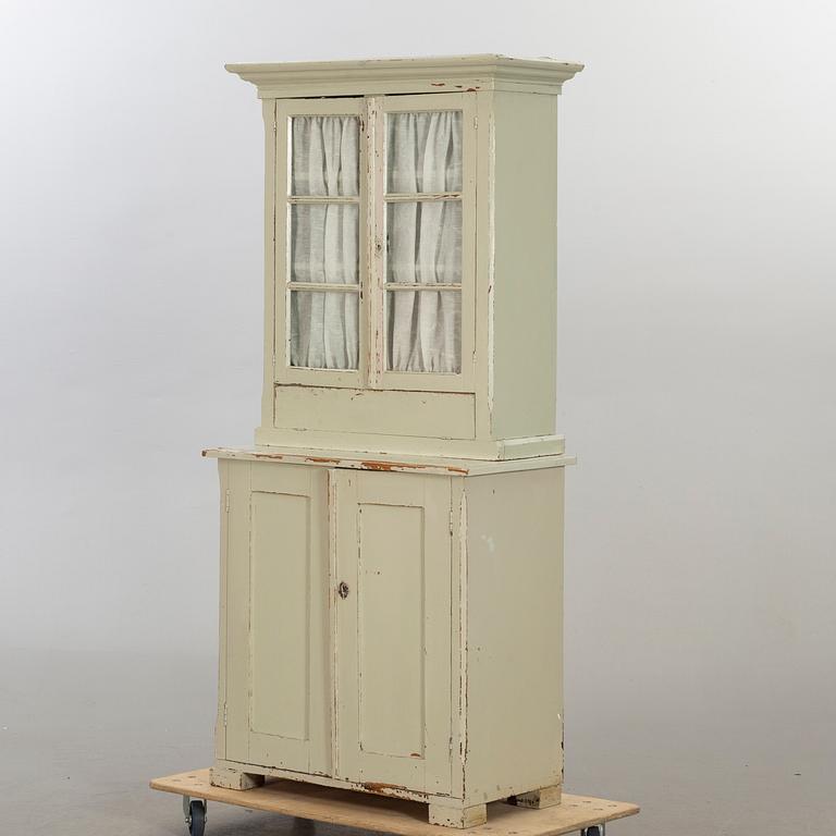 VITRINSKÅP, 1800-tal.