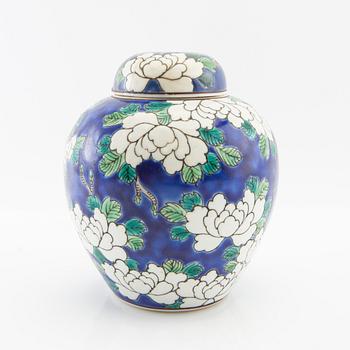Vases 2 pcs urn and bowl Japan 20th century porcelain.