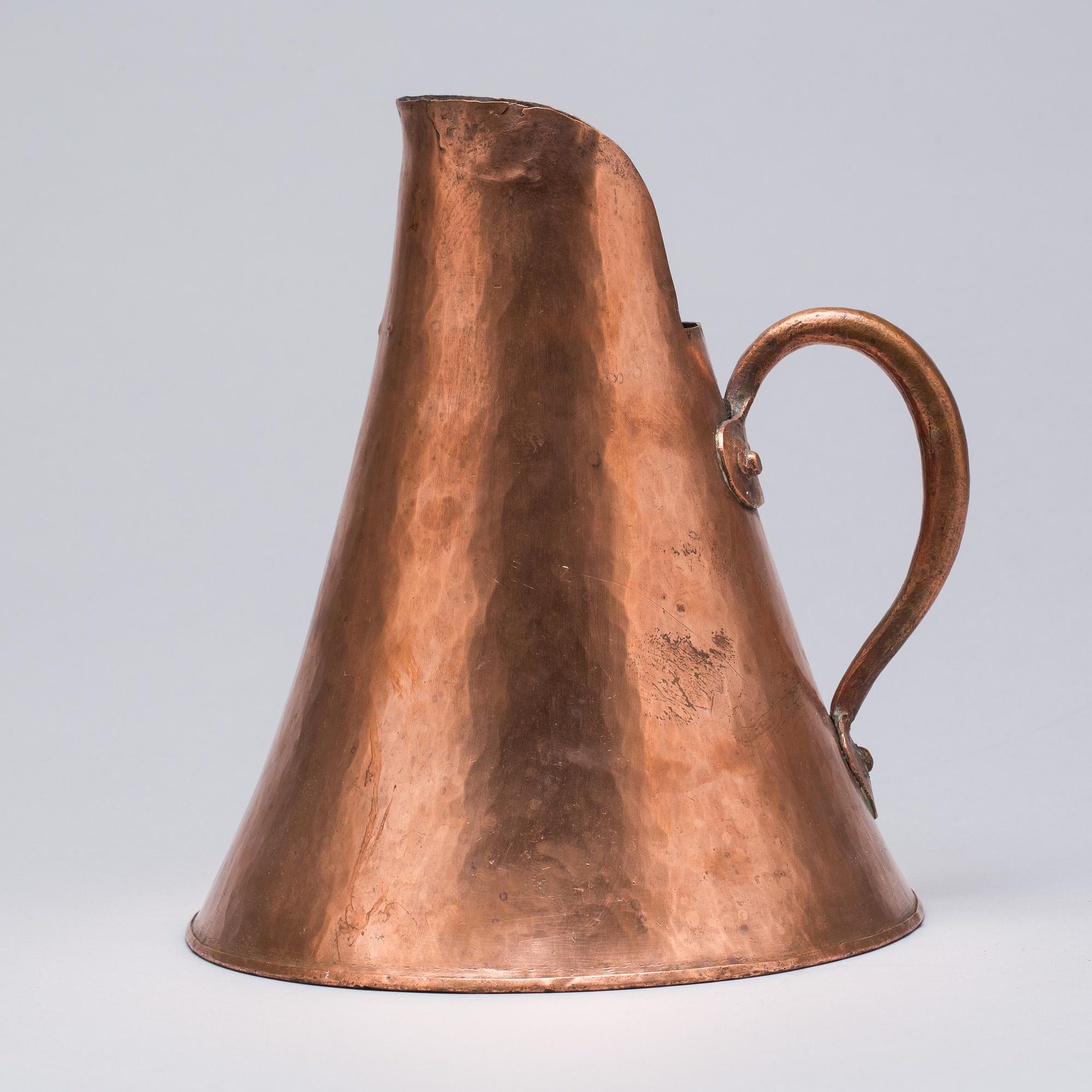 RYMDMÅTT, koppar, bär dateringar 1845 N.W samt 1882 ER.