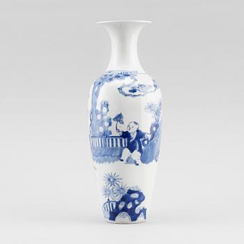 VAS, porslin, Kina, 1800-tal.