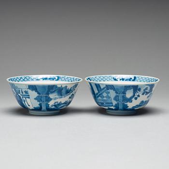SKÅLAR, ett par, porslin. Qingdynastin, Kangxi (1662-1722).
