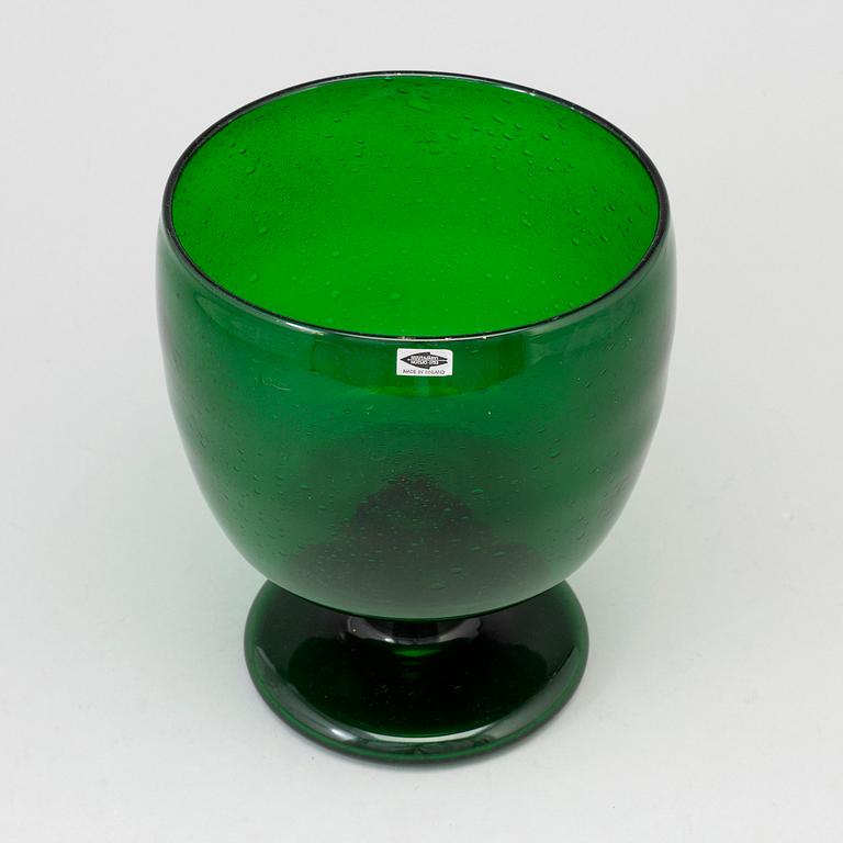 A large green glass goblet, Nuutajärvi, Notsjö, Finland, late 20th century.