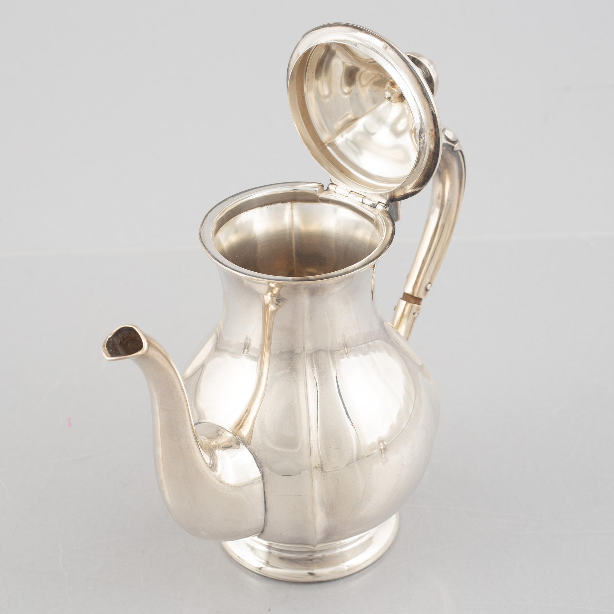 A Norwegian silver mocha pot, creamer and sugar bowl,  Norsk Filigfransfabrikk, Oslo, around 1920.