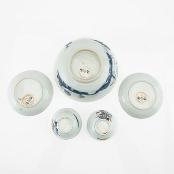 Skål samt koppar med fat 2 st Kina  Qianlong /1736-95) porslin.