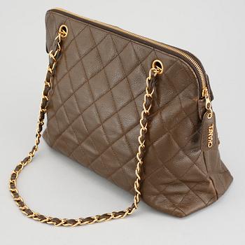 A Chanel Caviar leather handbag.