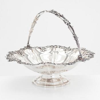 A large Victorian sterling silver breadbasket, maker's mark of Edward, Edward Jn, John and W. Barnard, London 1841.