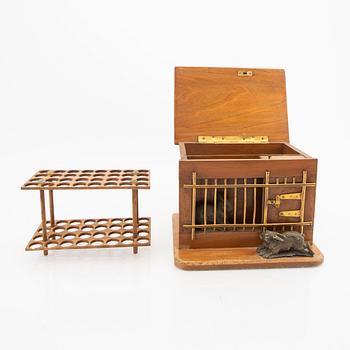 Ä late 19th century wooden cigar box.