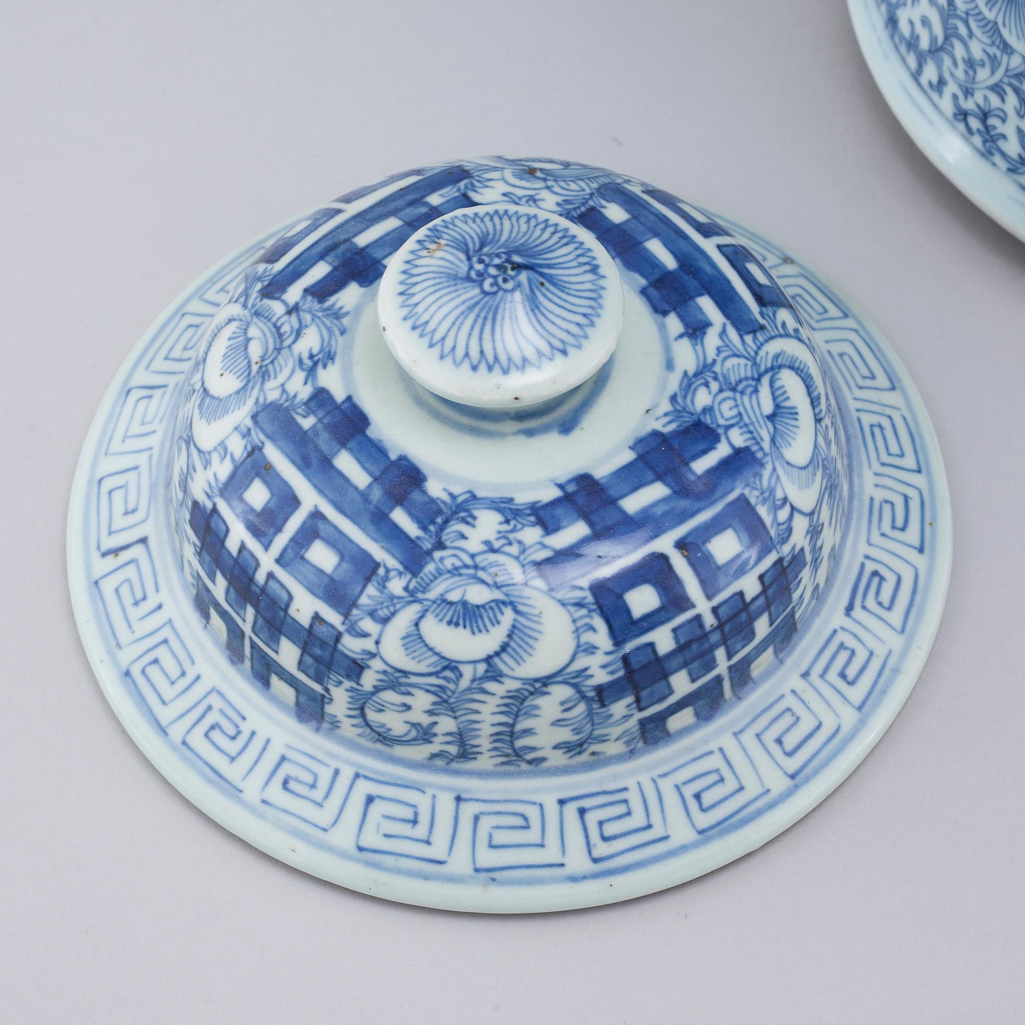 LOCKURNA, porslin, Kina, 1800-tal.