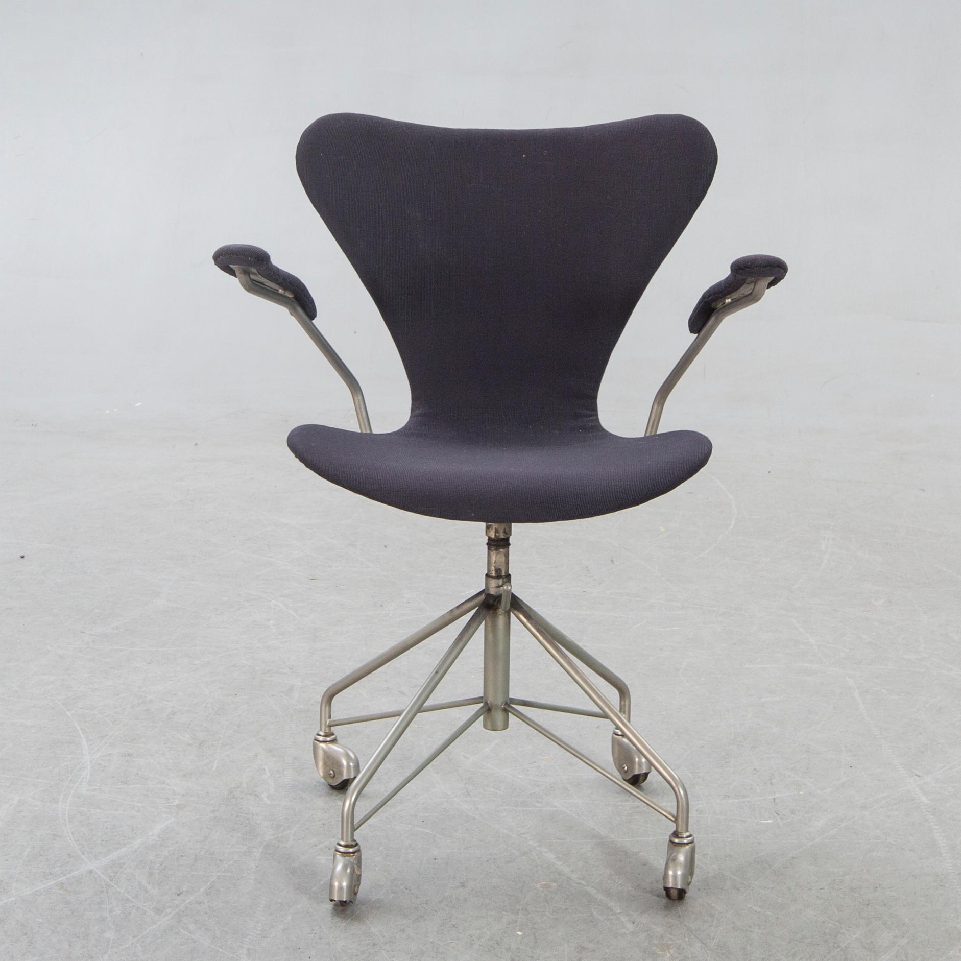 Arne Jacobsen, skrivbordsstol "Sjuan" Fritz Hansen 1958.