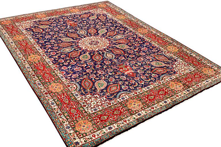 Matta, Keshan, ca. 330 x 244 cm.