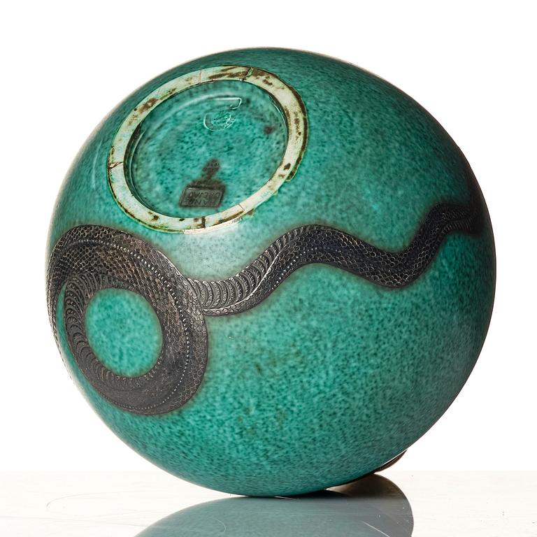 Wilhelm Kåge, an "Argenta" stoneware vase, Gustavsberg, Sweden, 1939, model no. 1042.