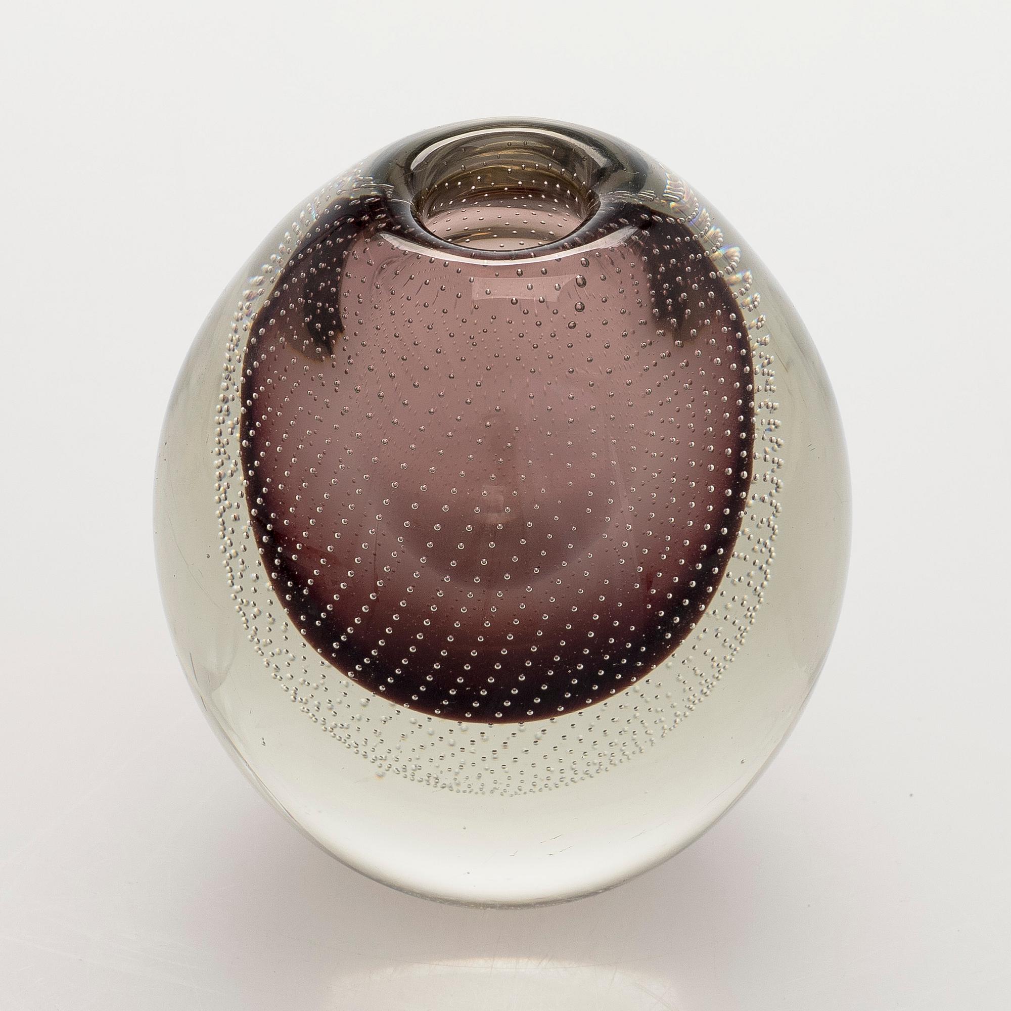 Gunnel Nyman, a model 'GN 17' vase, signed G. Nyman Nuutajärvi Notsjö -57.