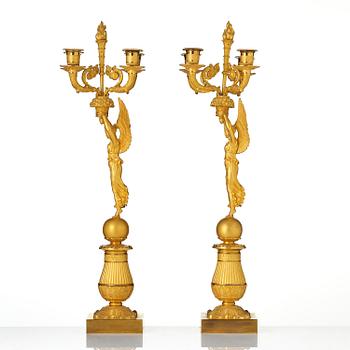 Kandelabrar, ett par, för fyra ljus, Frankrike, ca 1820-tal, Empire.