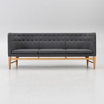 Arne Jacobsen, & Flemming Lassen, Soffa, ”Mayor AJ5”, &Tradition, Danmark, 2000-tal.
