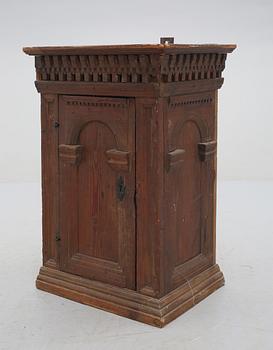 HÄNGSKÅP, 1700/1800-tal.