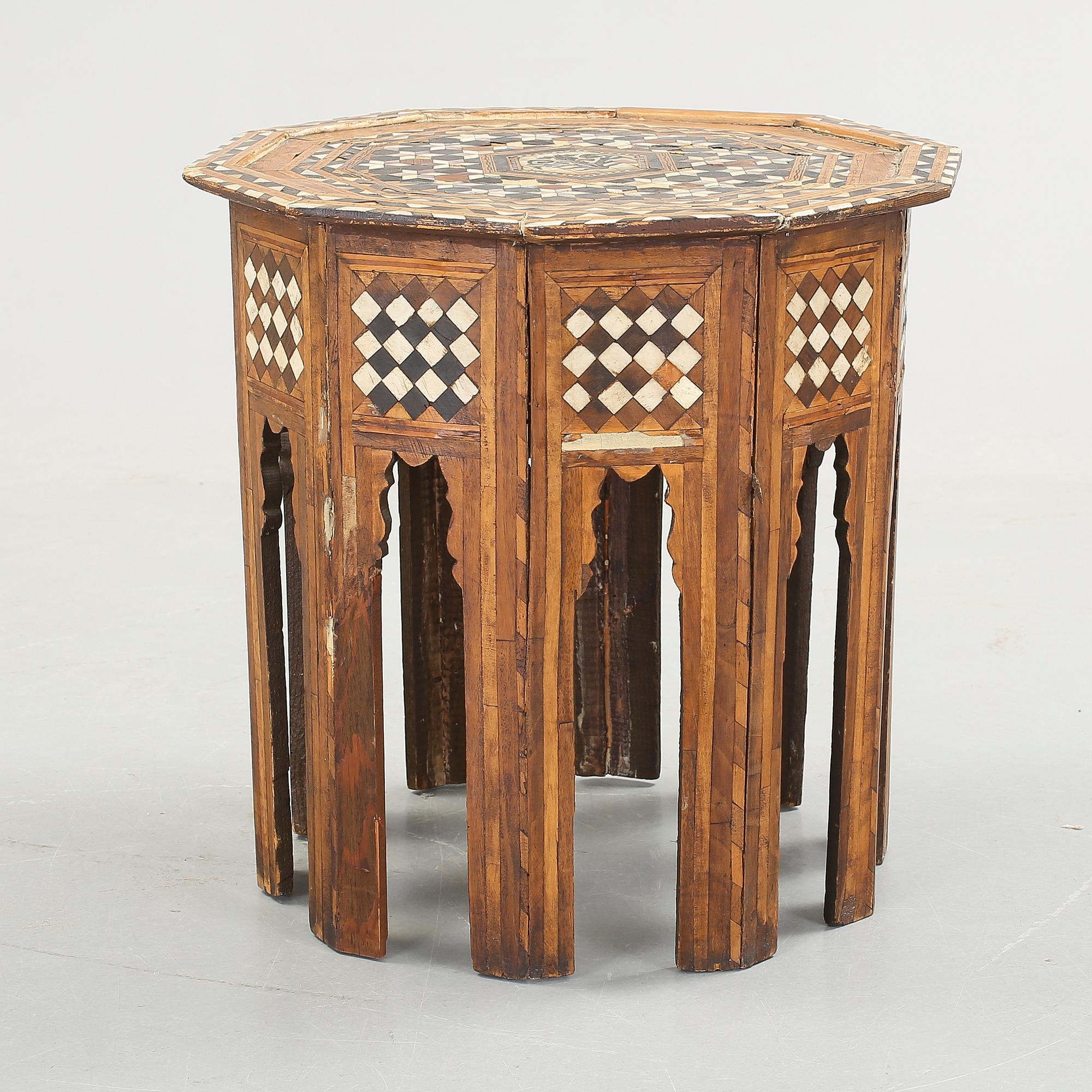 RÖKBORD, orientaliskt, 1900-tal.