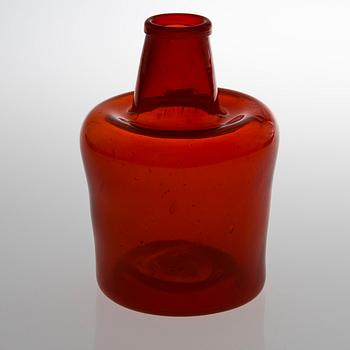 A BOTTLE. Signed Kaj Franck, Nuutajärvi Notsjö. 1960-/70s.